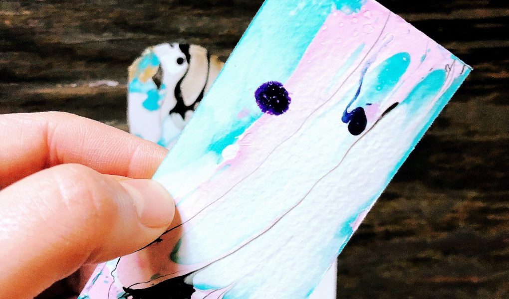 Mit Nagellack marmorierte Lesezeichen: Tipps und Anleitung - Janna Werner - papiersalat kreativ:werkstatt